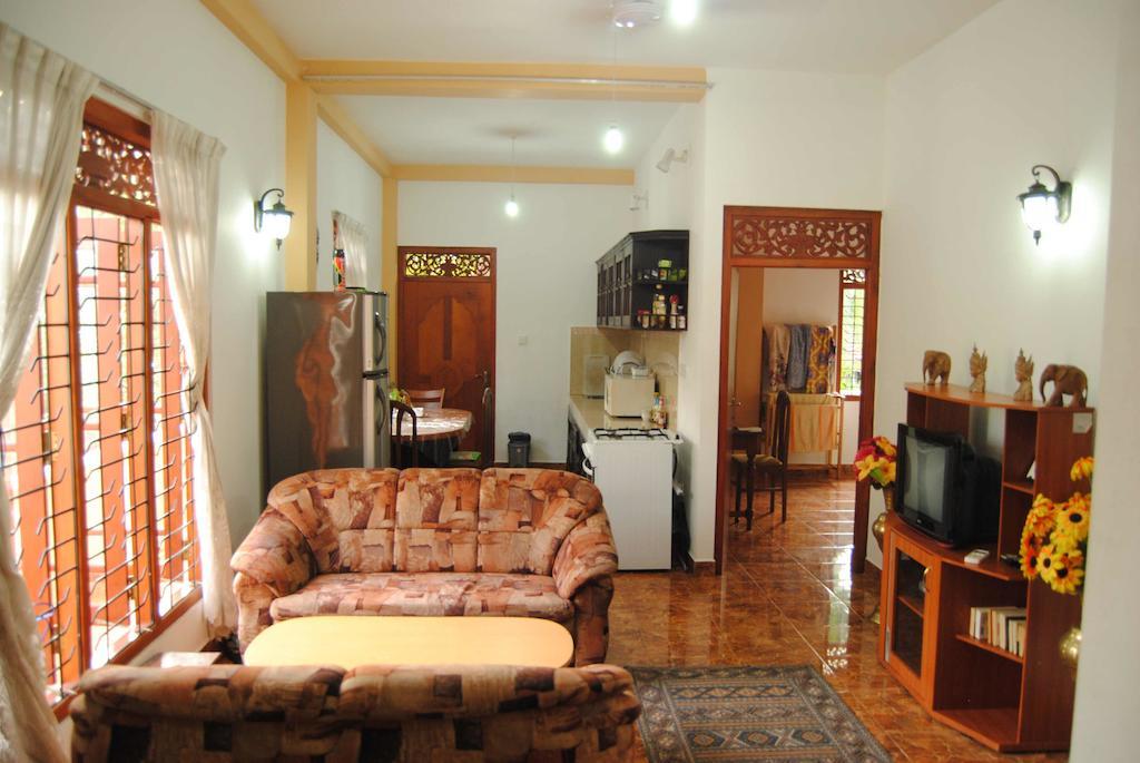 Kumara Guest House Unawatuna Ruang foto