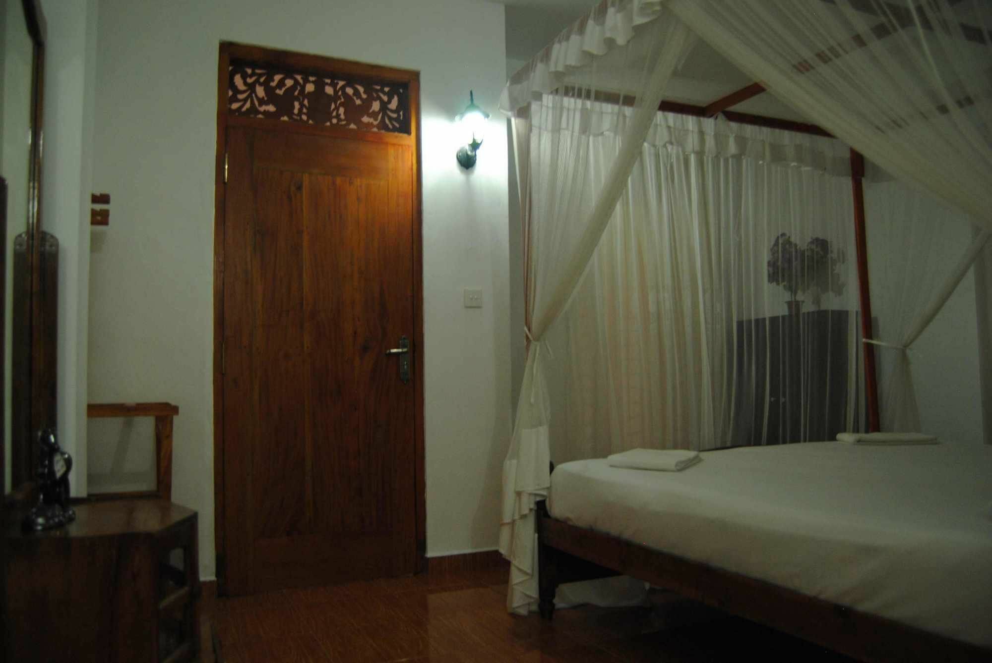 Kumara Guest House Unawatuna Bagian luar foto